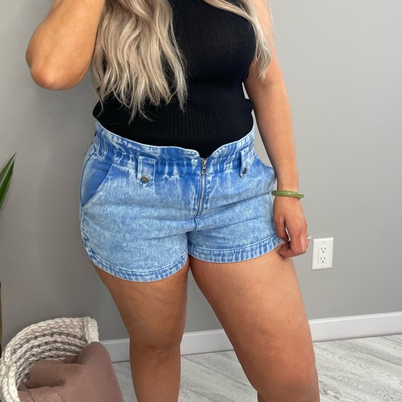 Washed Denim Short - Picture 5 of 6